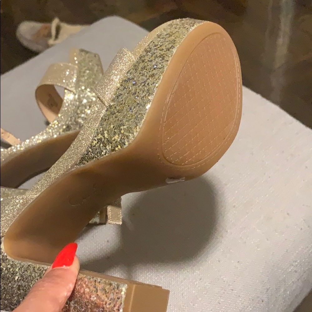 Shoes - Picture 5 of 5